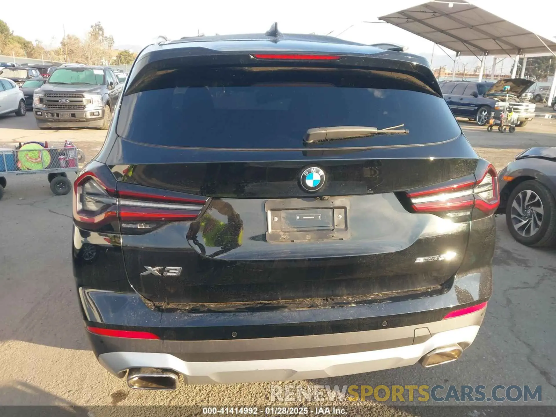 16 fotografías del automóvil dañado WBX47DP0XRN261570 BMW X3 2024