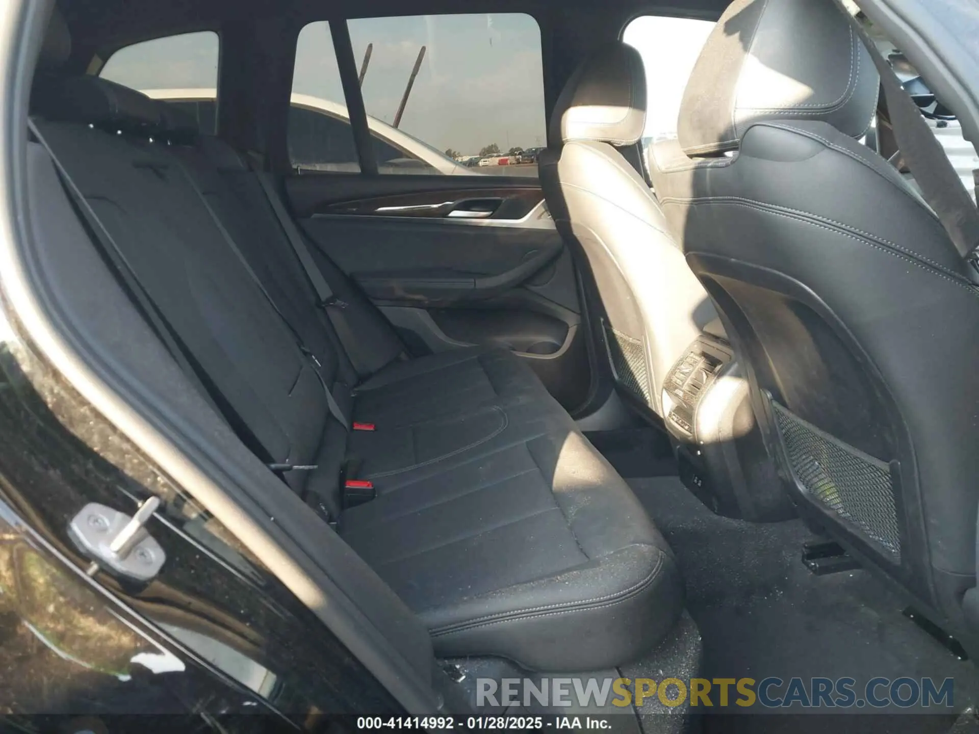 8 fotografías del automóvil dañado WBX47DP0XRN261570 BMW X3 2024