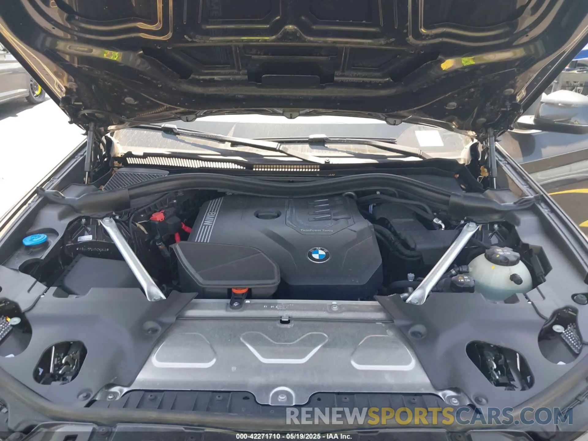 10 fotografías del automóvil dañado WBX47DP0XRN280846 BMW X3 2024