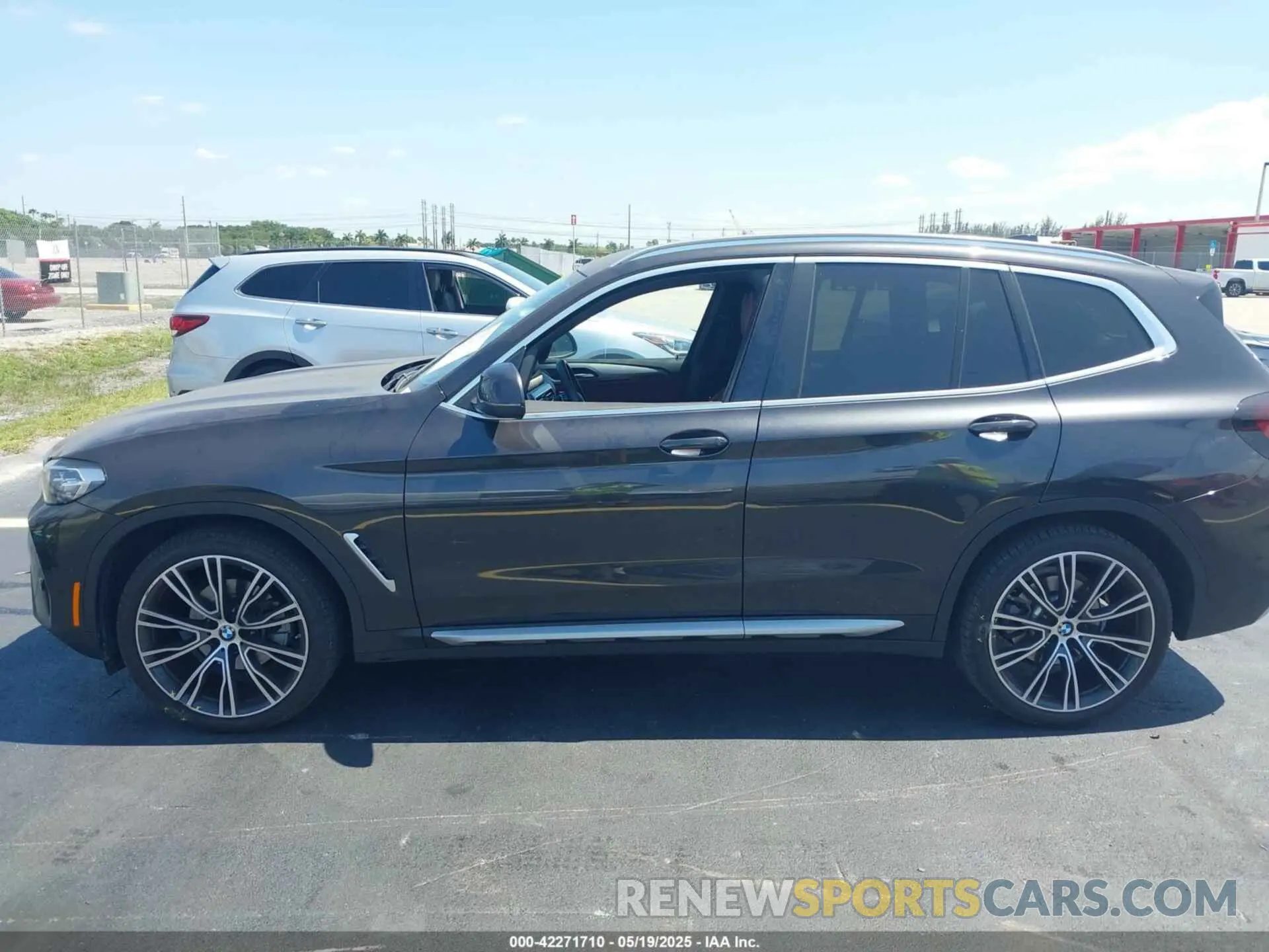 14 fotografías del automóvil dañado WBX47DP0XRN280846 BMW X3 2024