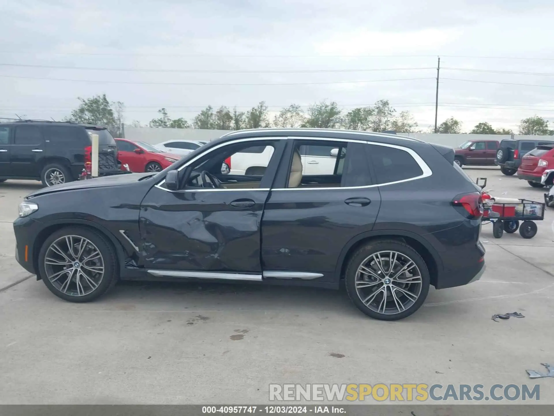 14 fotografías del automóvil dañado WBX47DP0XRN310010 BMW X3 2024