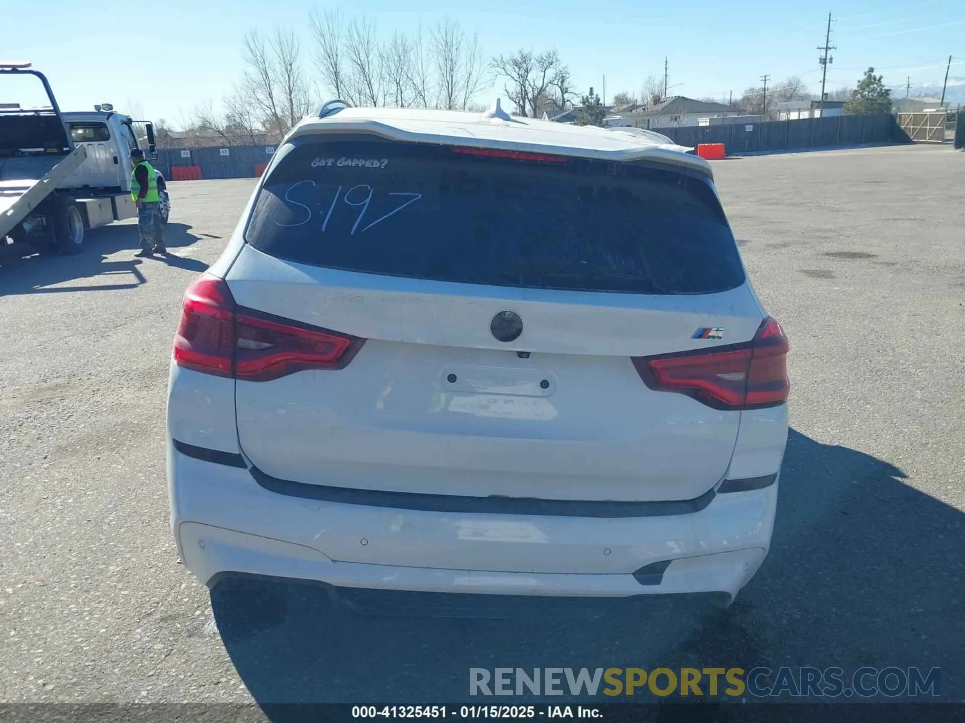 16 fotografías del automóvil dañado 5YMTS0C00LLT10307 BMW X3 M 2020