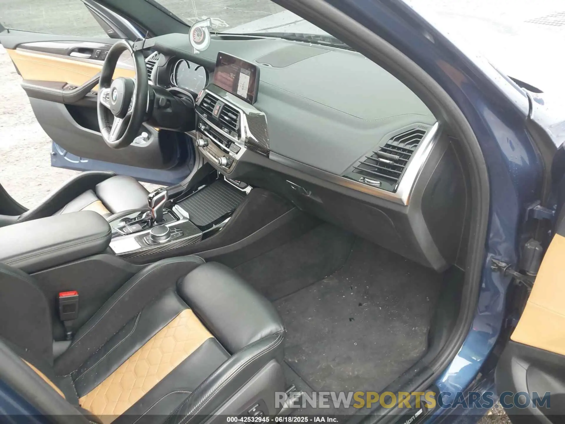 5 fotografías del automóvil dañado 5YMTS0C03L9B74349 BMW X3 M 2020
