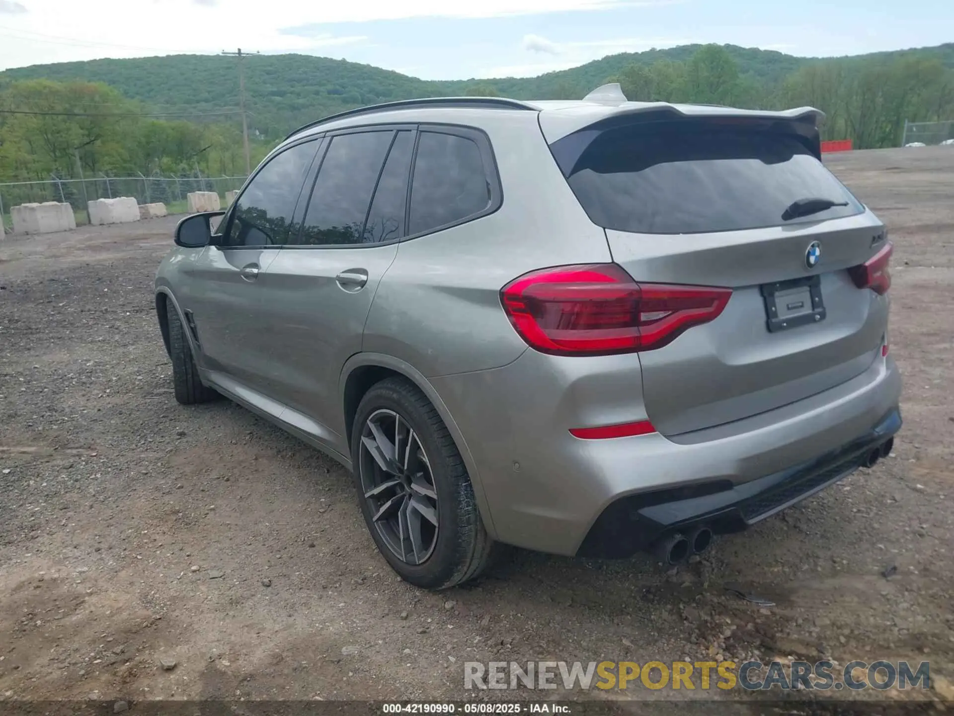 3 fotografías del automóvil dañado 5YMTS0C03L9C47882 BMW X3 M 2020
