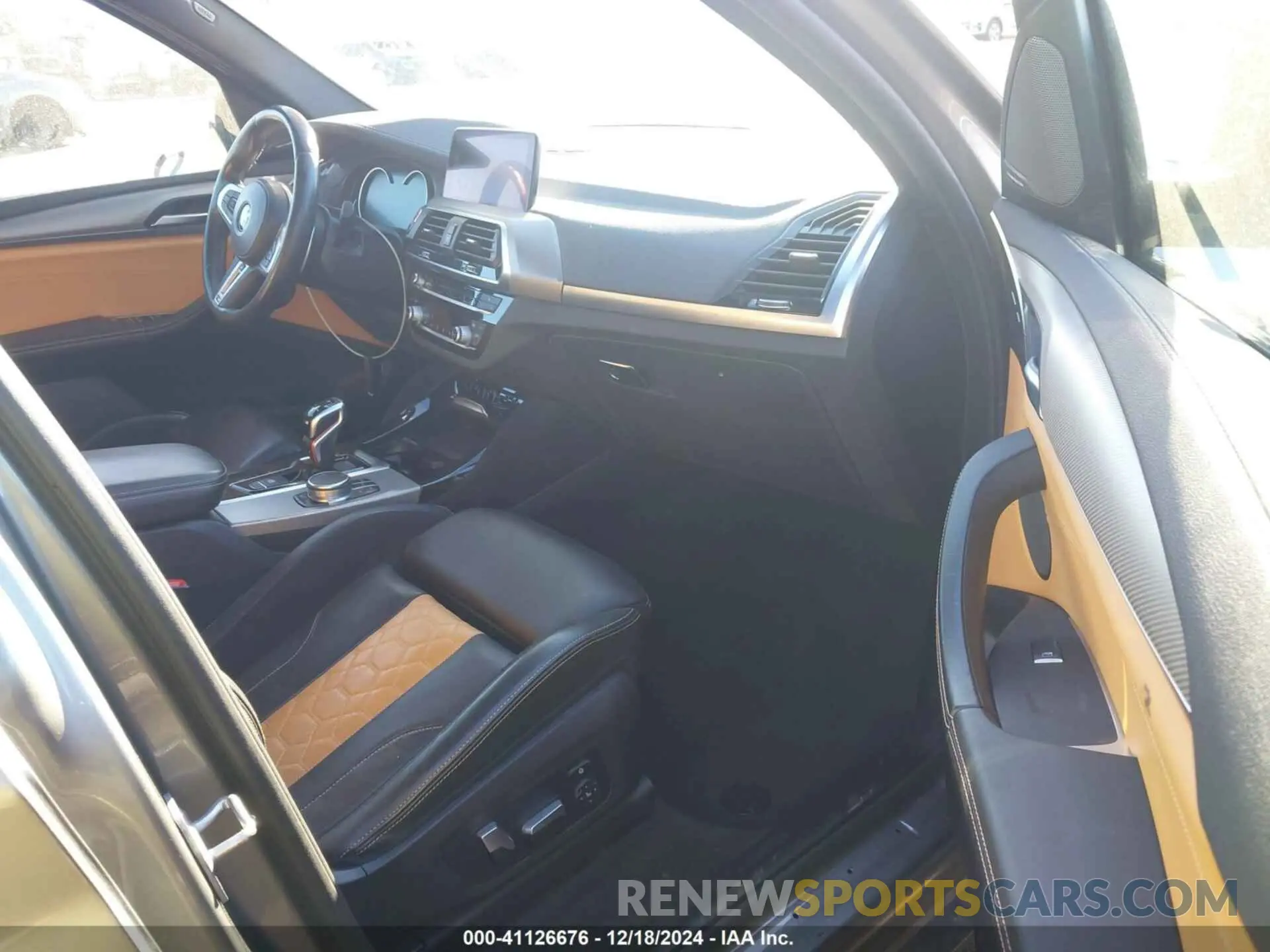 5 fotografías del automóvil dañado 5YMTS0C03LLA57759 BMW X3 M 2020