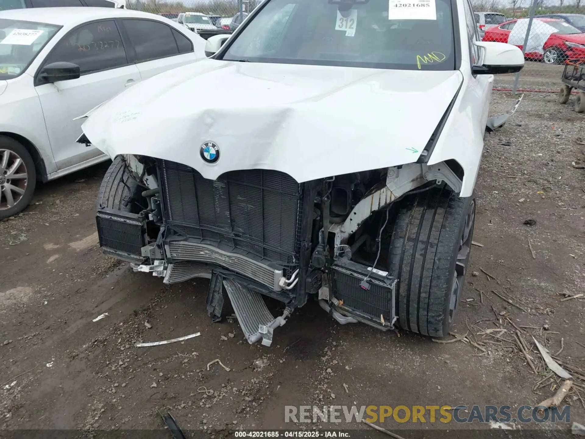 13 fotografías del automóvil dañado 5YMTS0C03LLT10754 BMW X3 M 2020