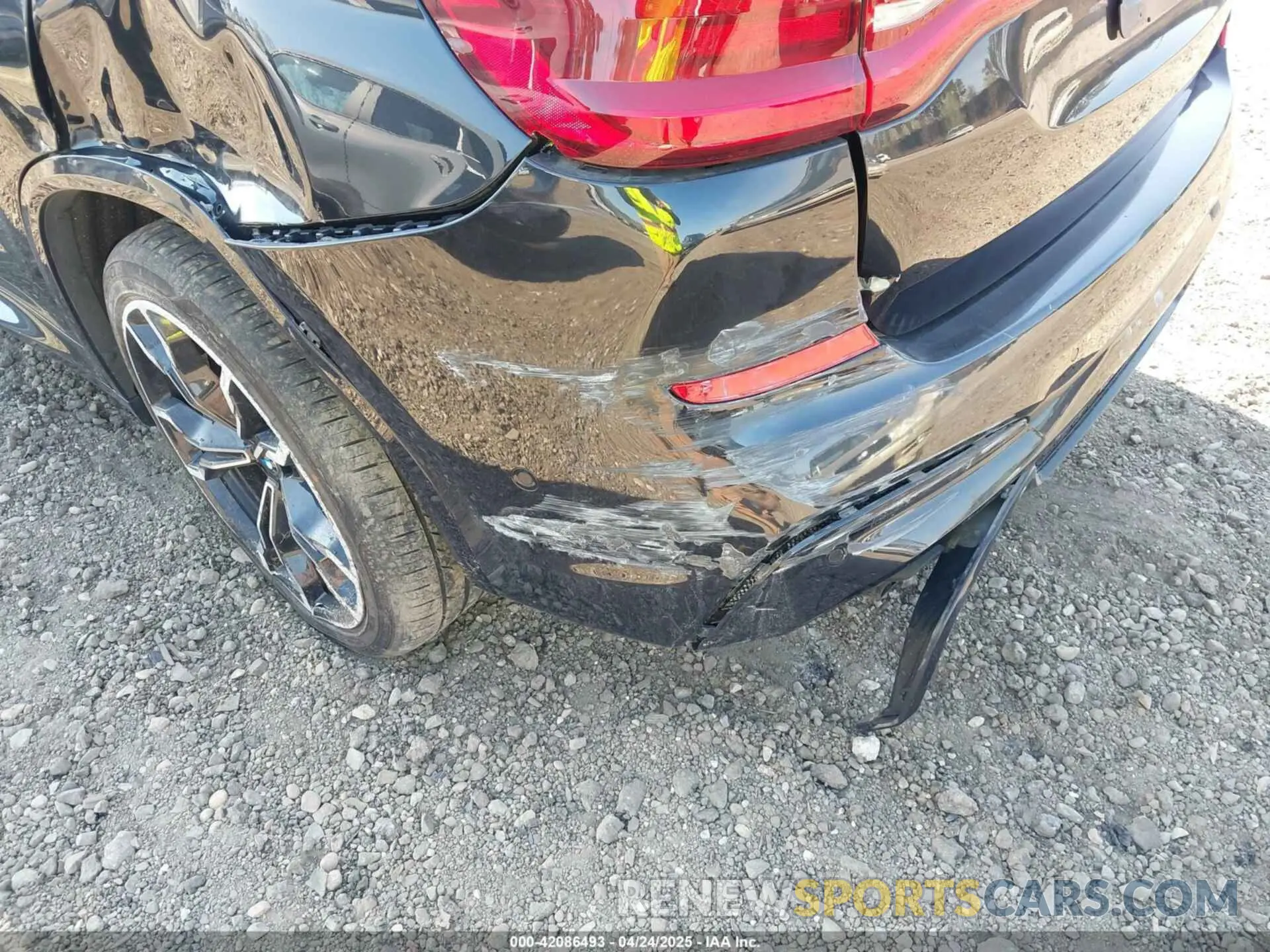 19 fotografías del automóvil dañado 5YMTS0C08L9B17273 BMW X3 M 2020