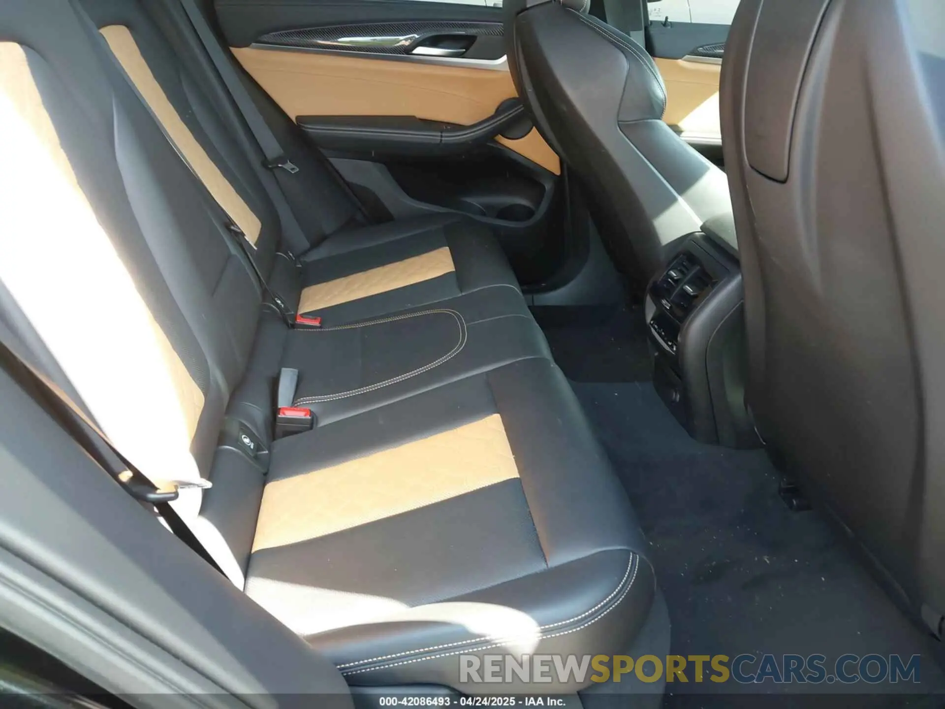 8 fotografías del automóvil dañado 5YMTS0C08L9B17273 BMW X3 M 2020
