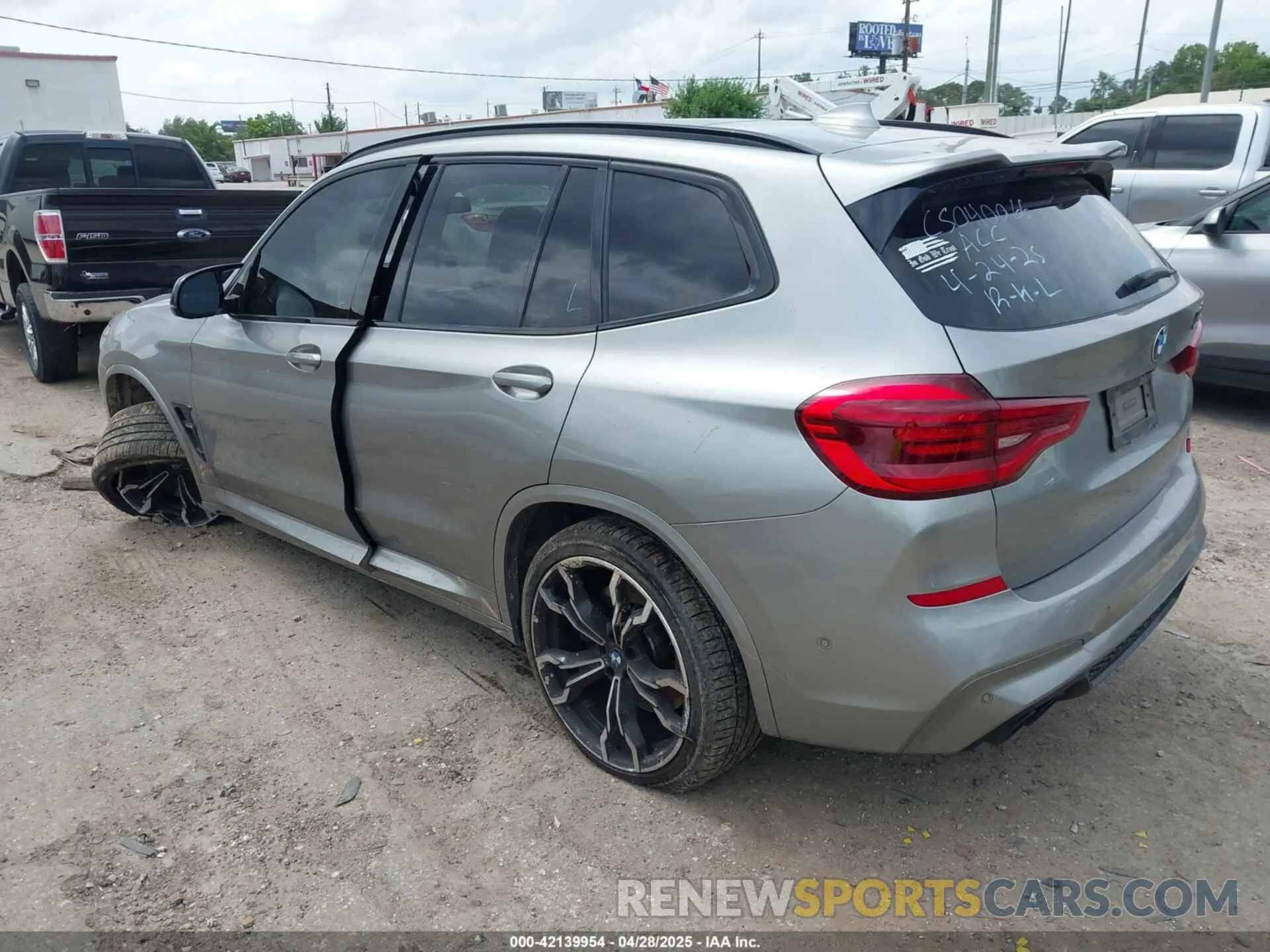 3 fotografías del automóvil dañado 5YMTS0C08L9B36986 BMW X3 M 2020