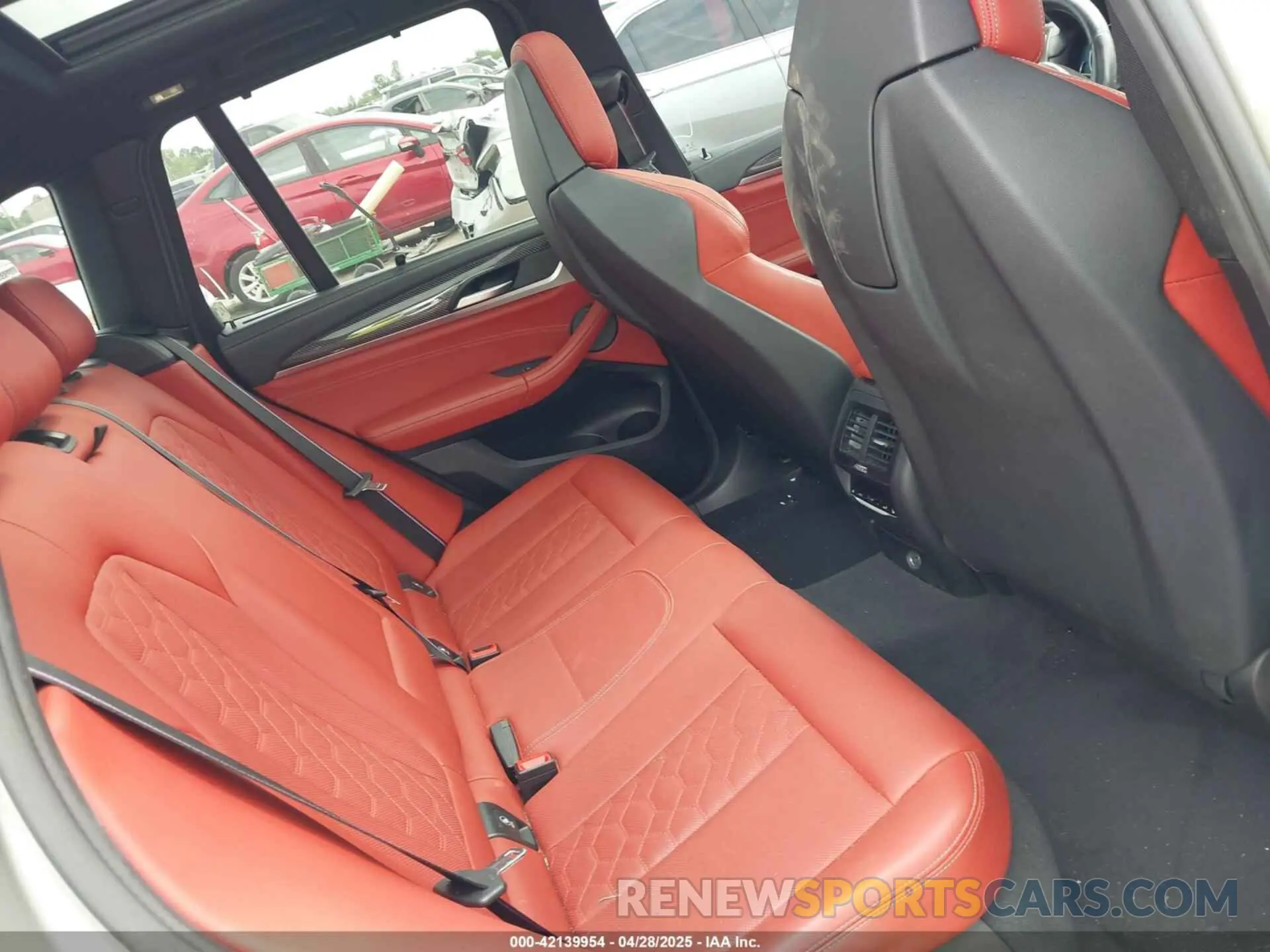 8 fotografías del automóvil dañado 5YMTS0C08L9B36986 BMW X3 M 2020