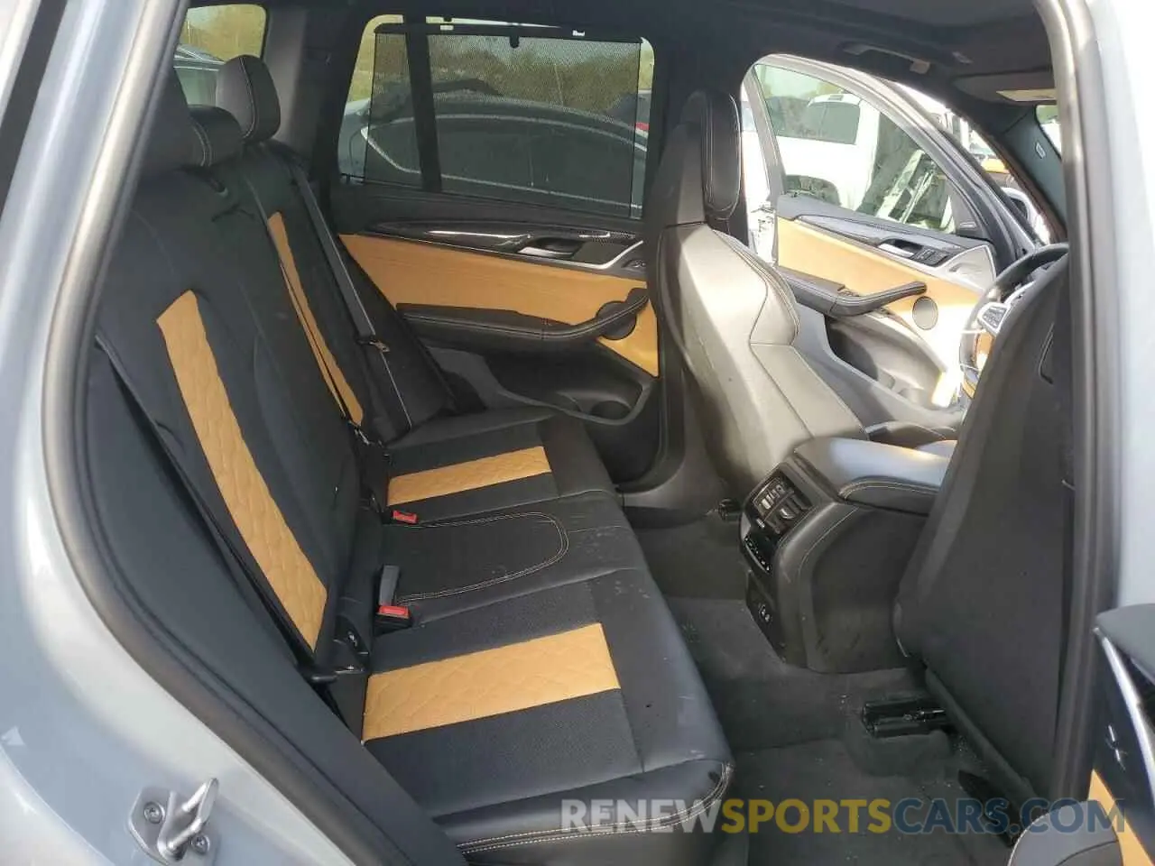 10 fotografías del automóvil dañado 5YM13EC01N9N34588 BMW X3 M 2022