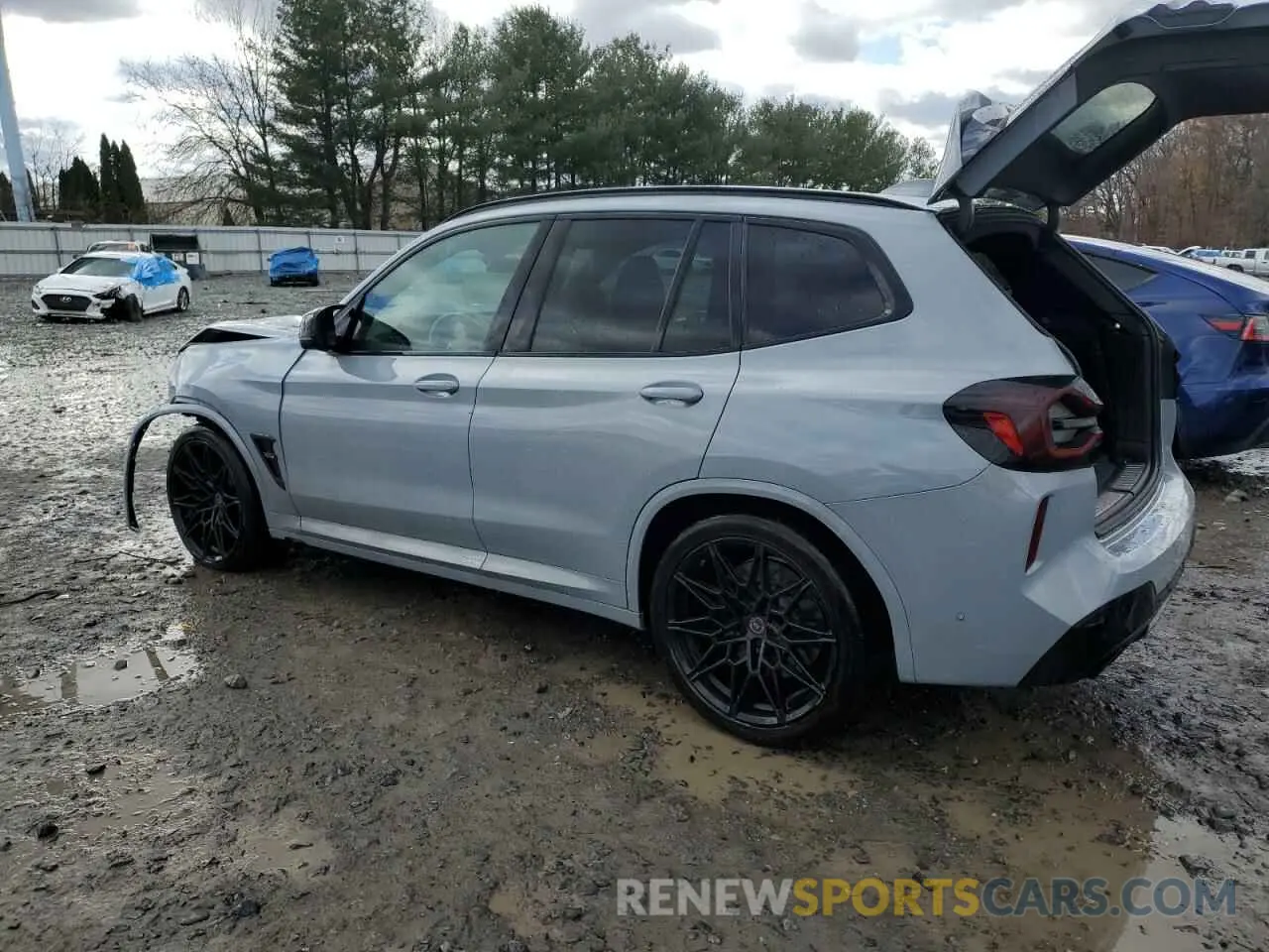2 fotografías del automóvil dañado 5YM13EC02P9S08561 BMW X3 M 2023