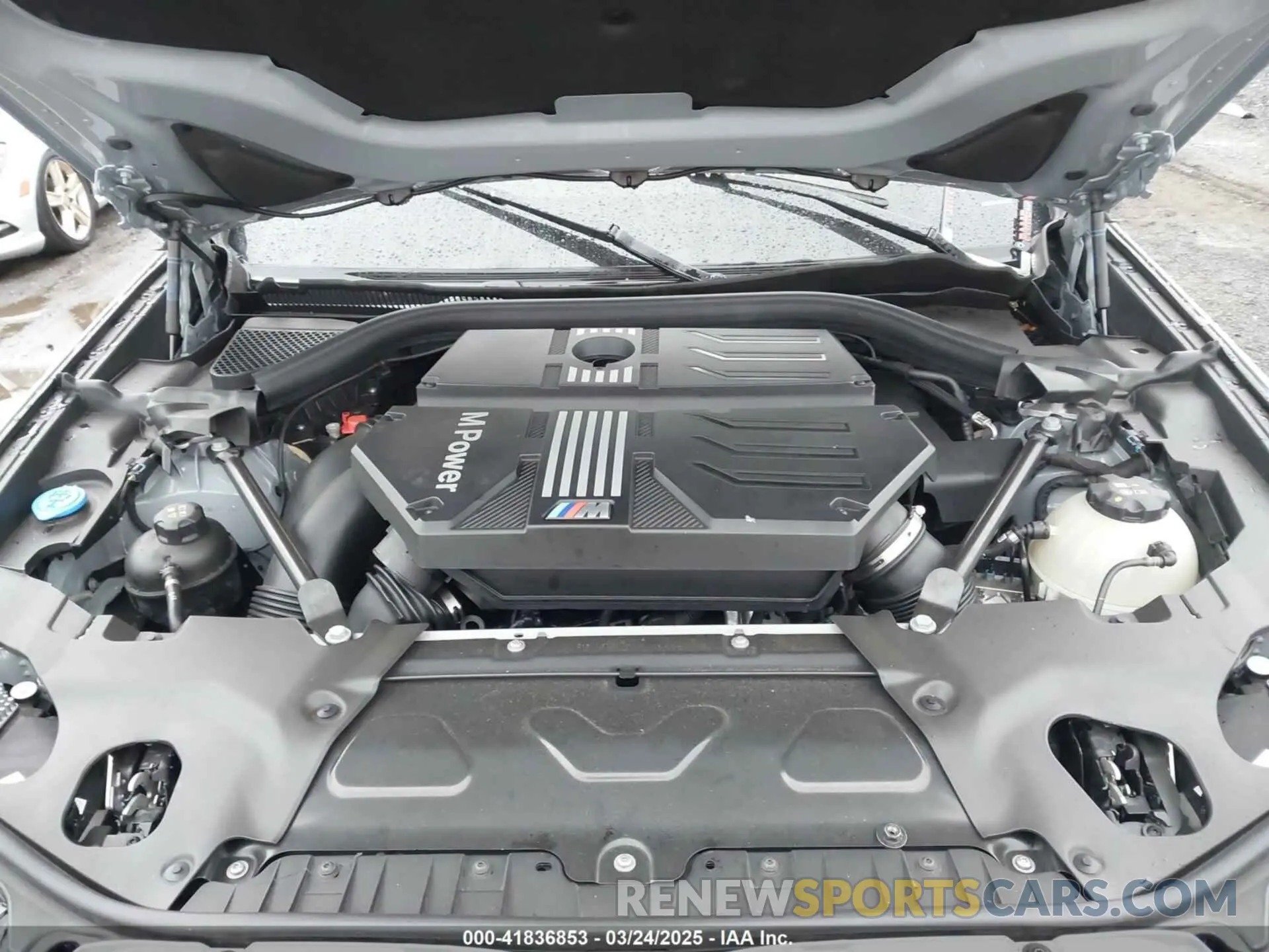 10 fotografías del automóvil dañado 5YM13EC00R9W09223 BMW X3 M 2024