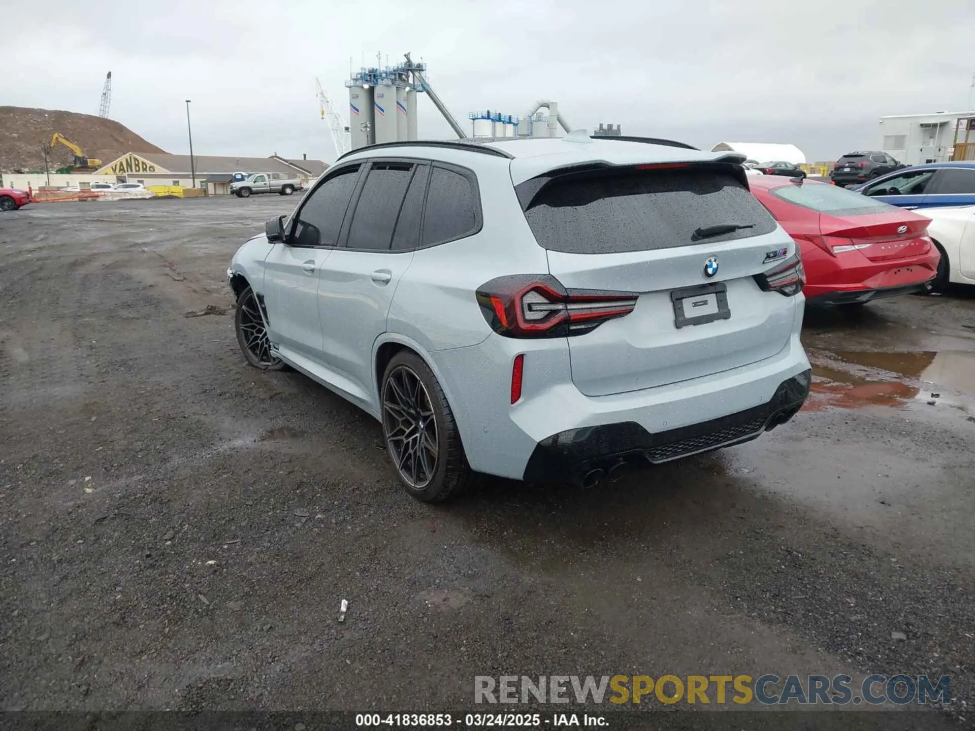 3 fotografías del automóvil dañado 5YM13EC00R9W09223 BMW X3 M 2024