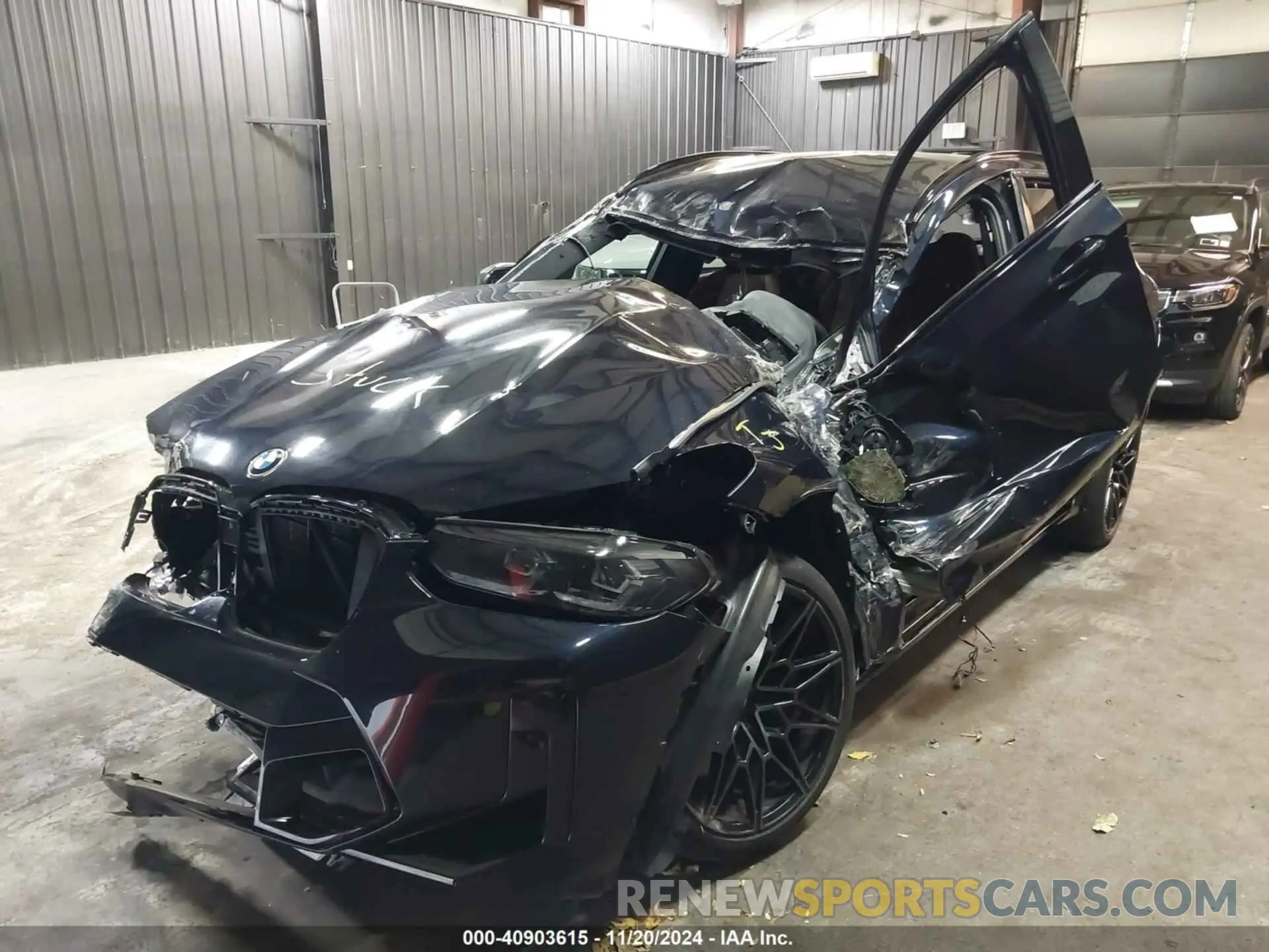 2 fotografías del automóvil dañado 5YM13EC02R9W28887 BMW X3 M 2024