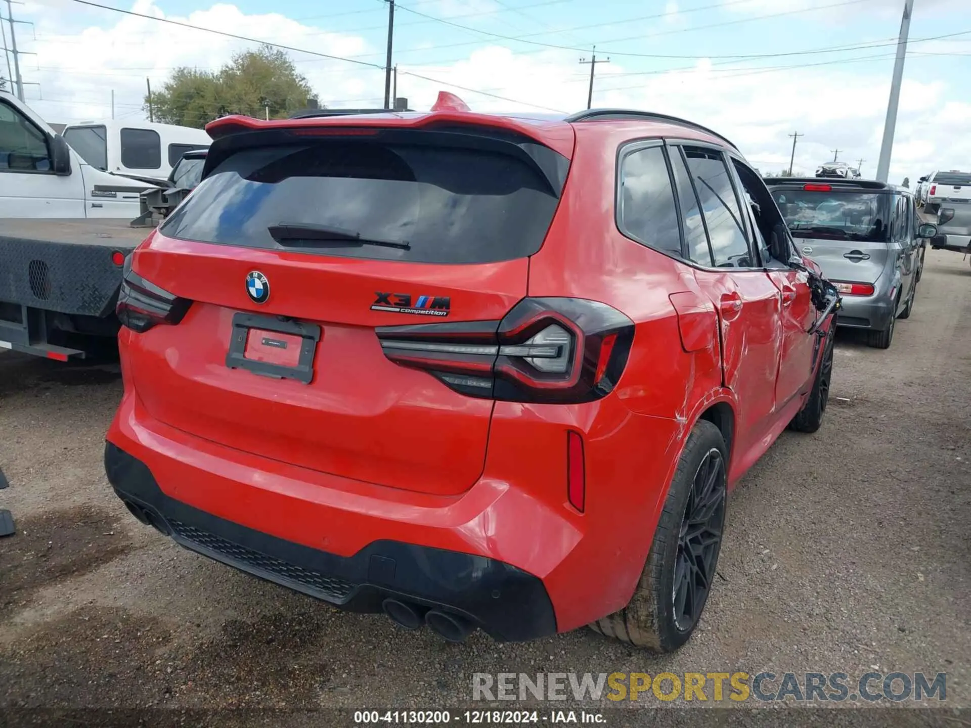 4 fotografías del automóvil dañado 5YM13EC05R9T48719 BMW X3 M 2024