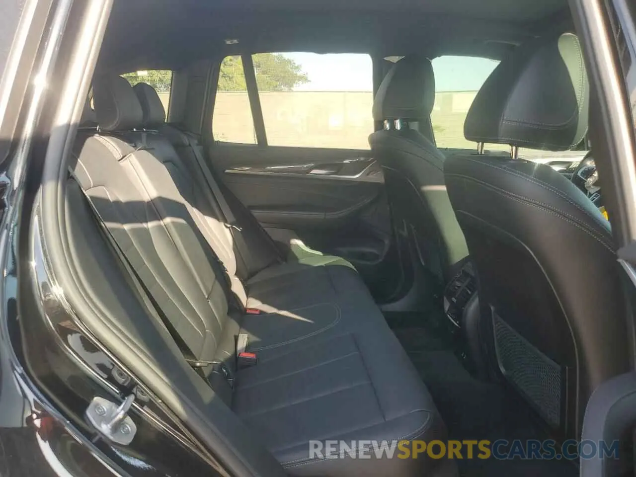 11 fotografías del automóvil dañado 5UX83DP06N9K23653 BMW X3 M40I 2022