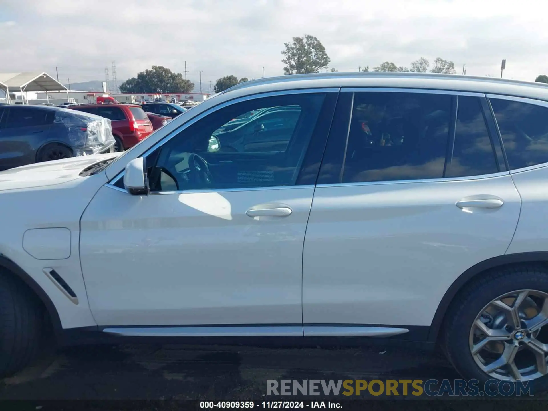 14 fotografías del automóvil dañado 5UXTS1C05L9D29500 BMW X3 PHEV 2020