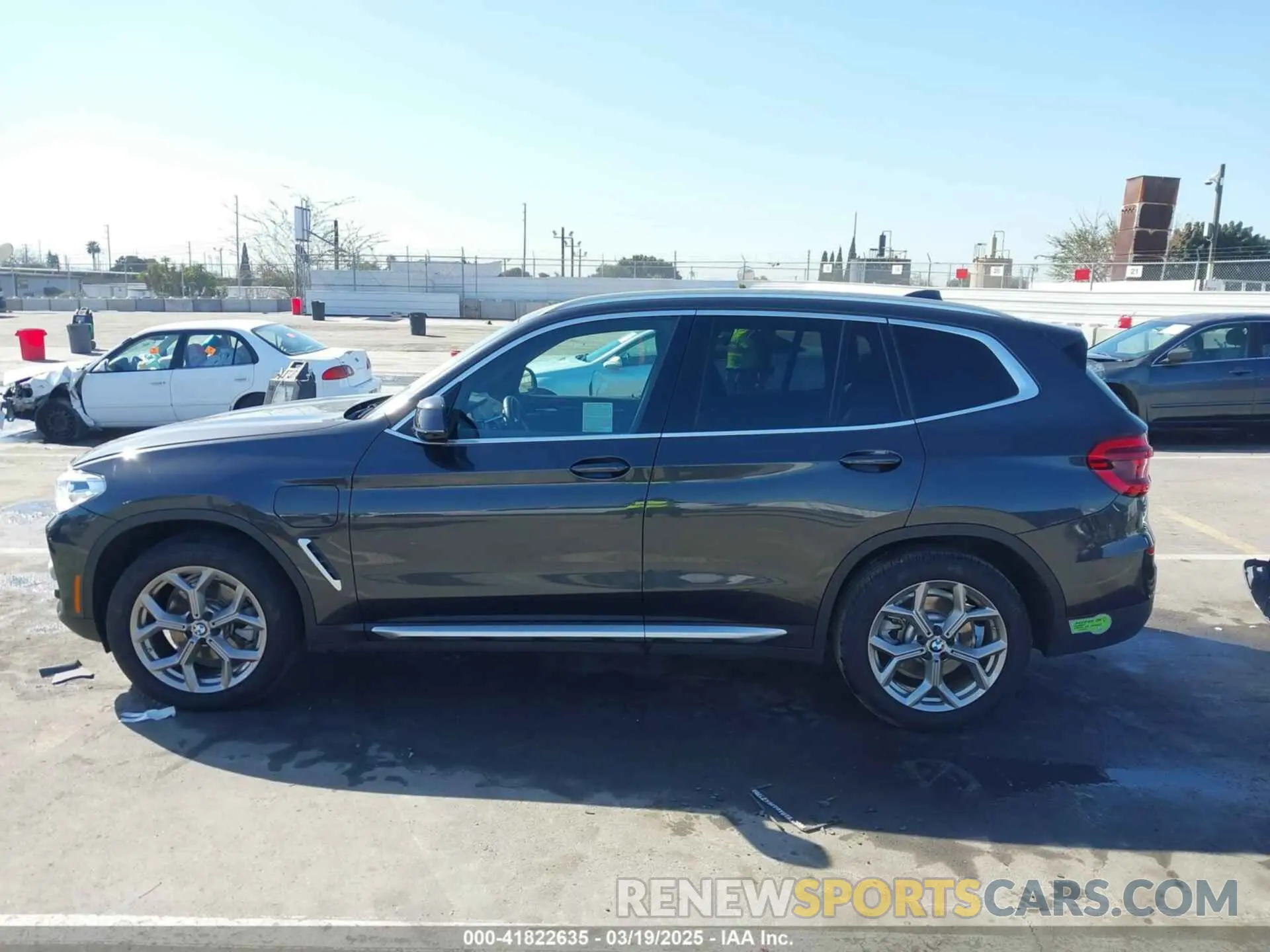 14 fotografías del automóvil dañado 5UXTS1C0XM9H12818 BMW X3 PHEV 2021