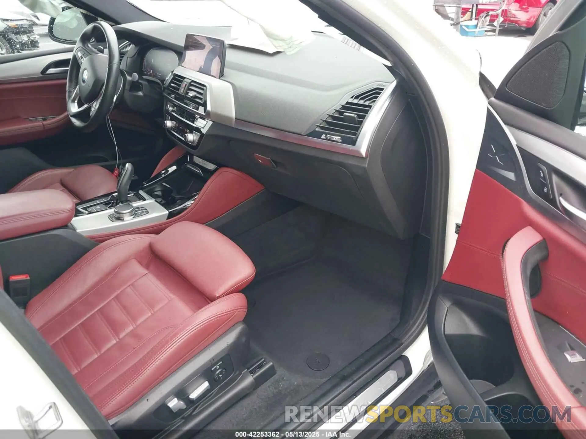 5 fotografías del automóvil dañado 5UX2V1C02LLE68148 BMW X4 2020