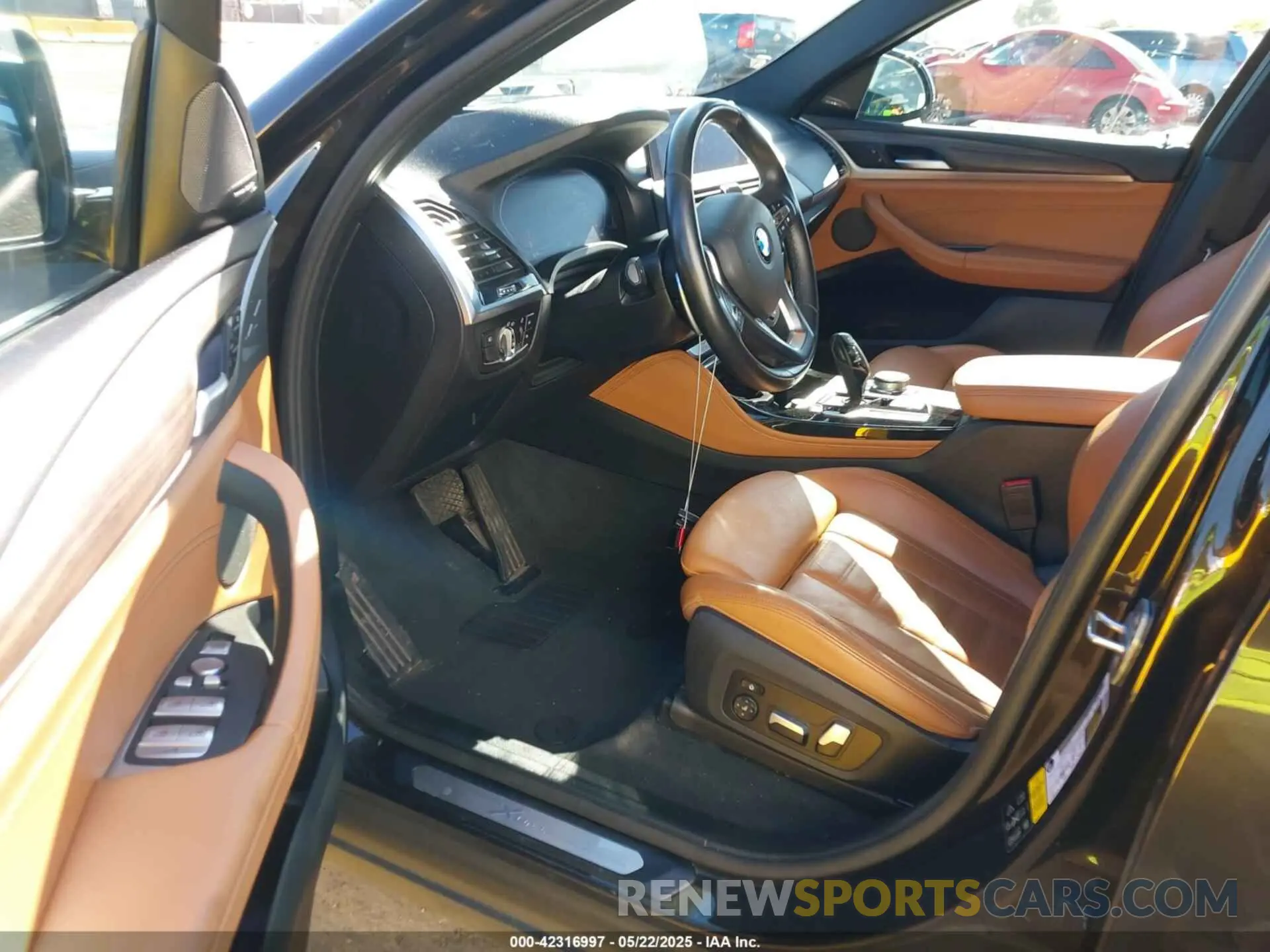 5 fotografías del automóvil dañado 5UX2V1C05L9C41372 BMW X4 2020