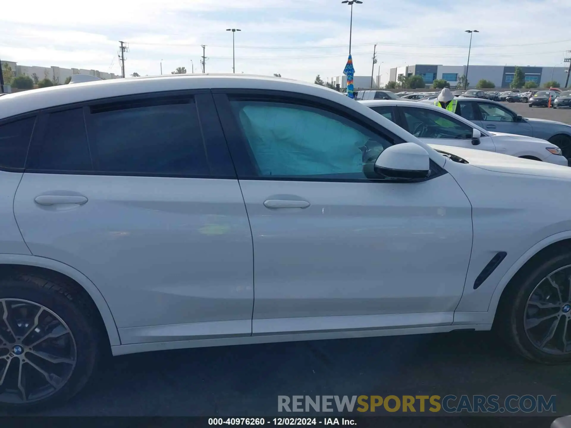 13 fotografías del automóvil dañado 5UX2V1C07LLE67612 BMW X4 2020