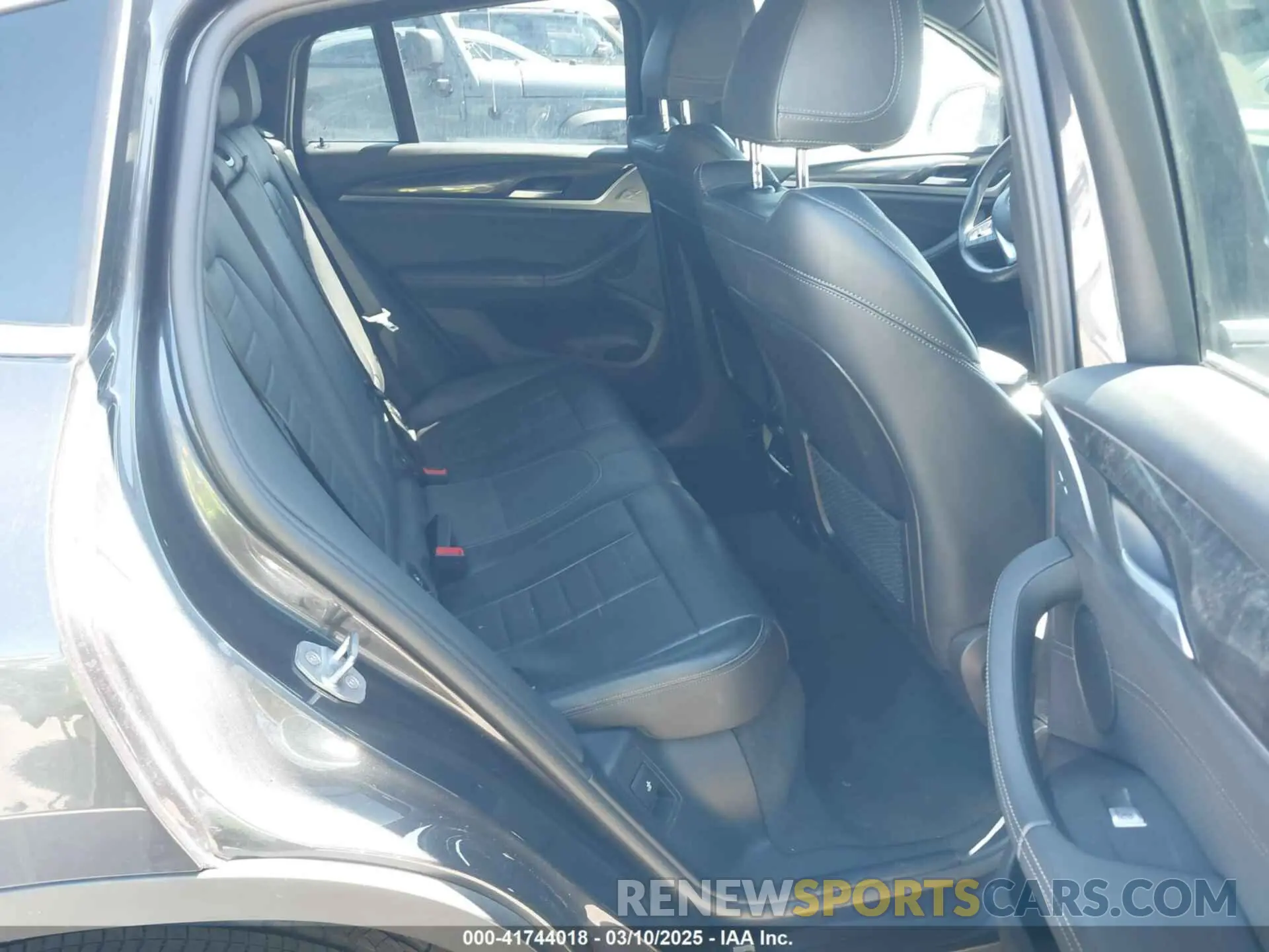 8 fotografías del automóvil dañado 5UX2V1C07LLE67741 BMW X4 2020
