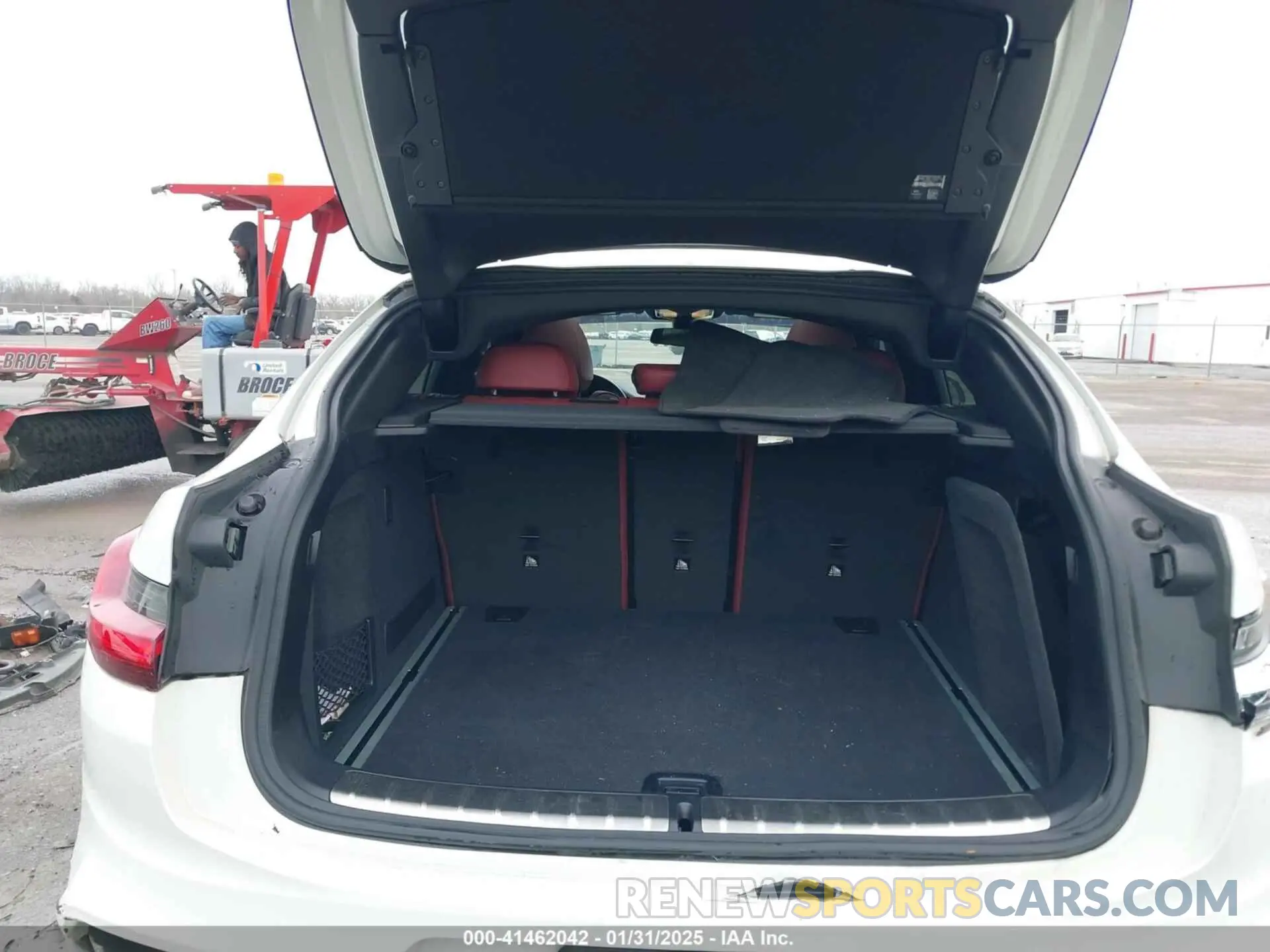 8 fotografías del automóvil dañado 5UX2V1C09L9B88384 BMW X4 2020
