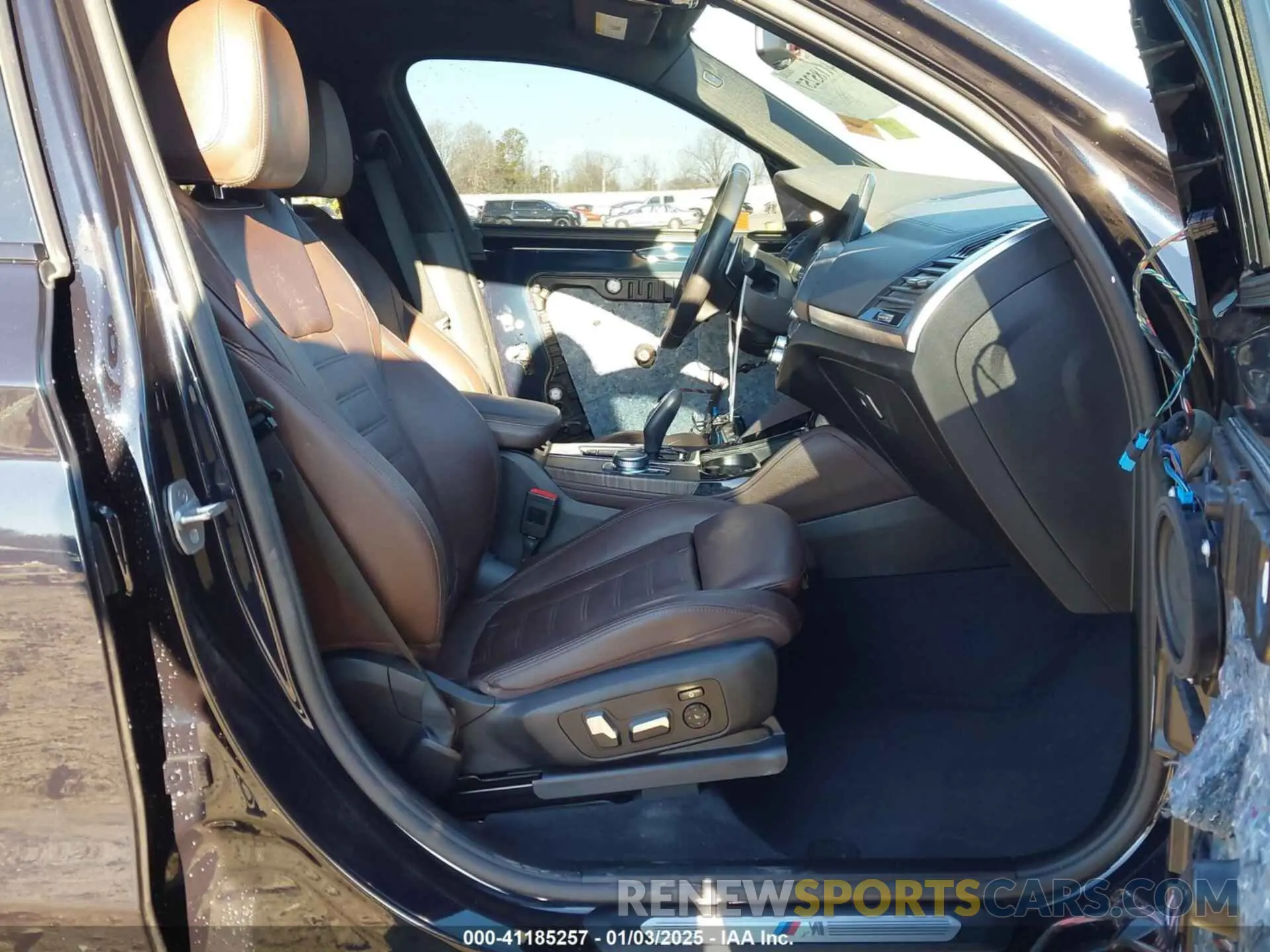 5 fotografías del automóvil dañado 5UX2V1C09LLE67420 BMW X4 2020