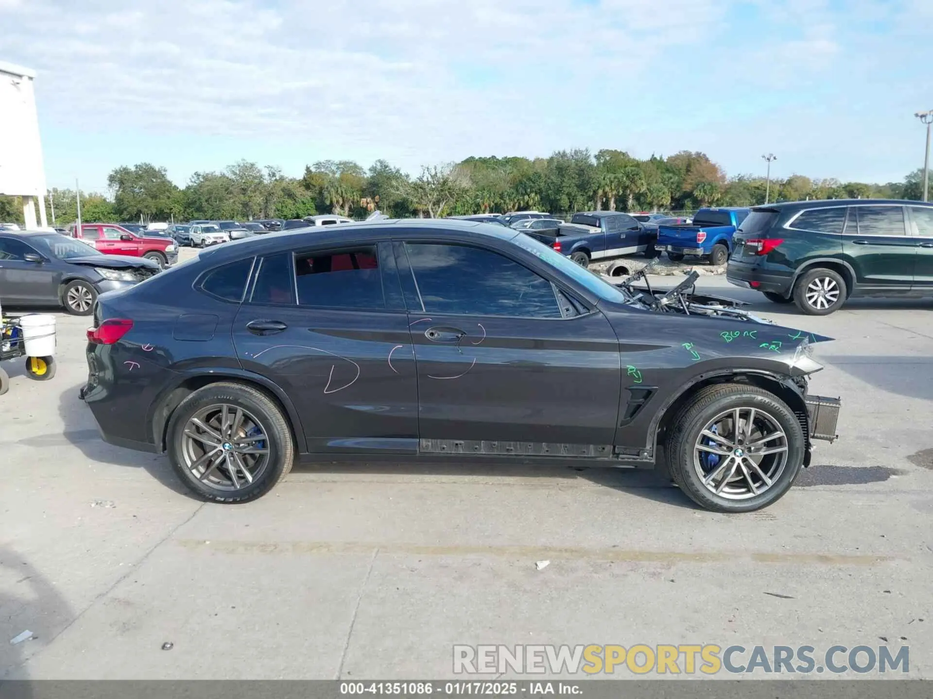 14 fotografías del automóvil dañado 5UX2V5C01L9C60394 BMW X4 2020