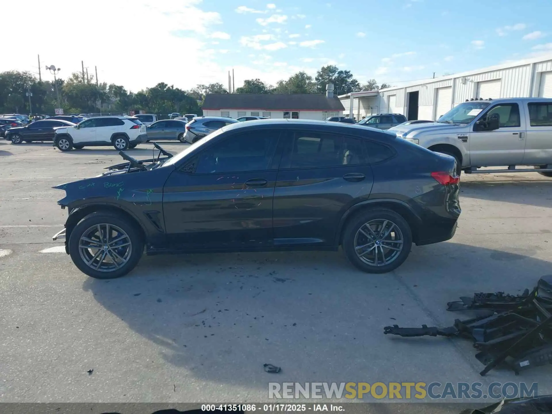 15 fotografías del automóvil dañado 5UX2V5C01L9C60394 BMW X4 2020