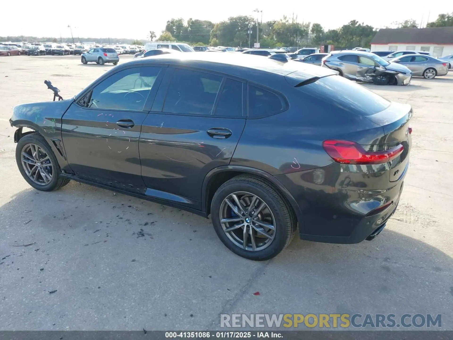 3 fotografías del automóvil dañado 5UX2V5C01L9C60394 BMW X4 2020