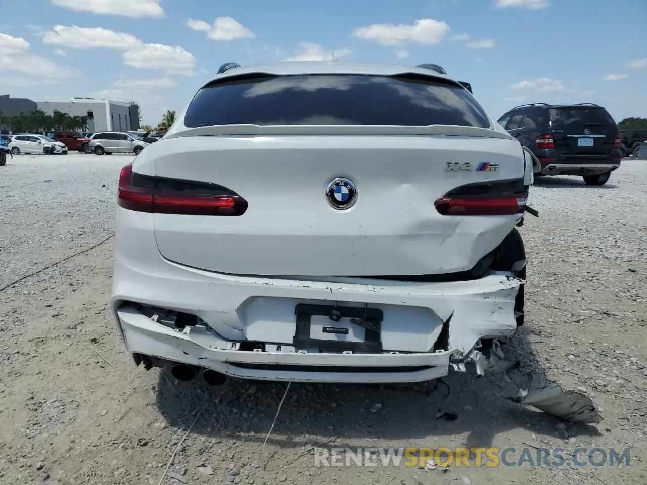 6 fotografías del automóvil dañado 5YMUJ0C00LLU67228 BMW X4 2020