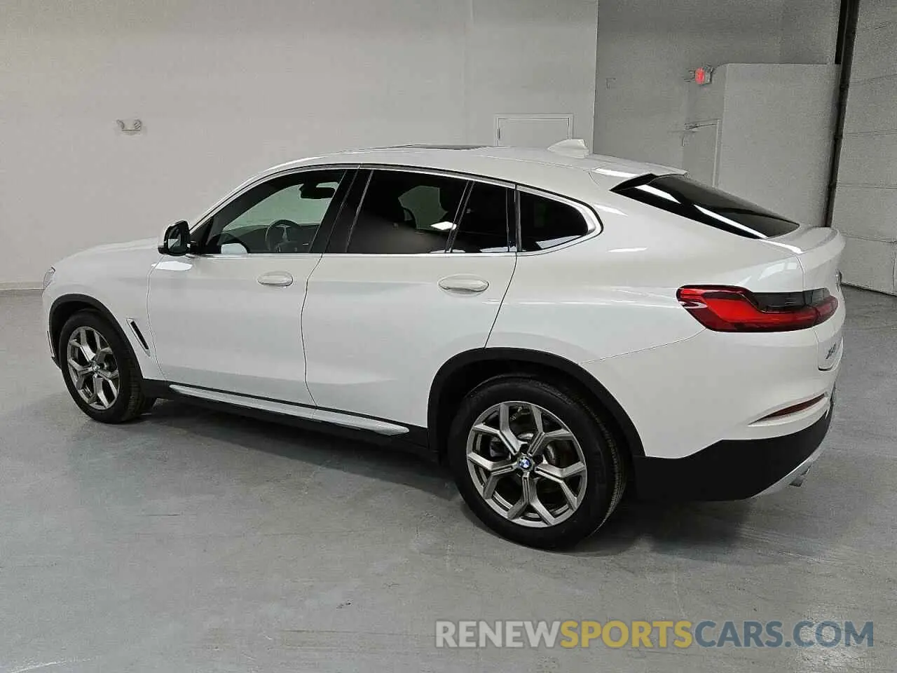 2 fotografías del automóvil dañado 5UX2V1C04M9E94765 BMW X4 2021