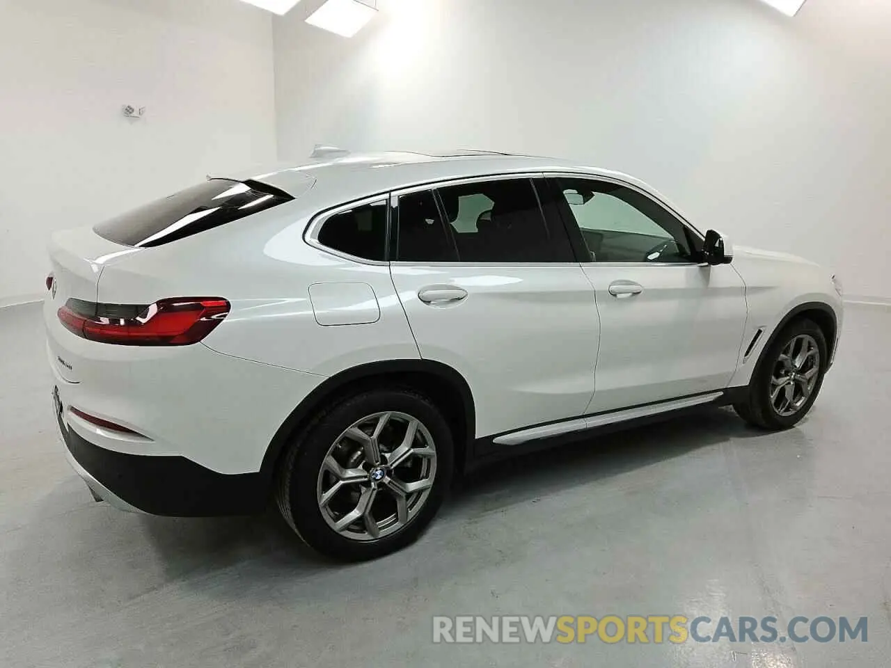 3 fotografías del automóvil dañado 5UX2V1C04M9E94765 BMW X4 2021