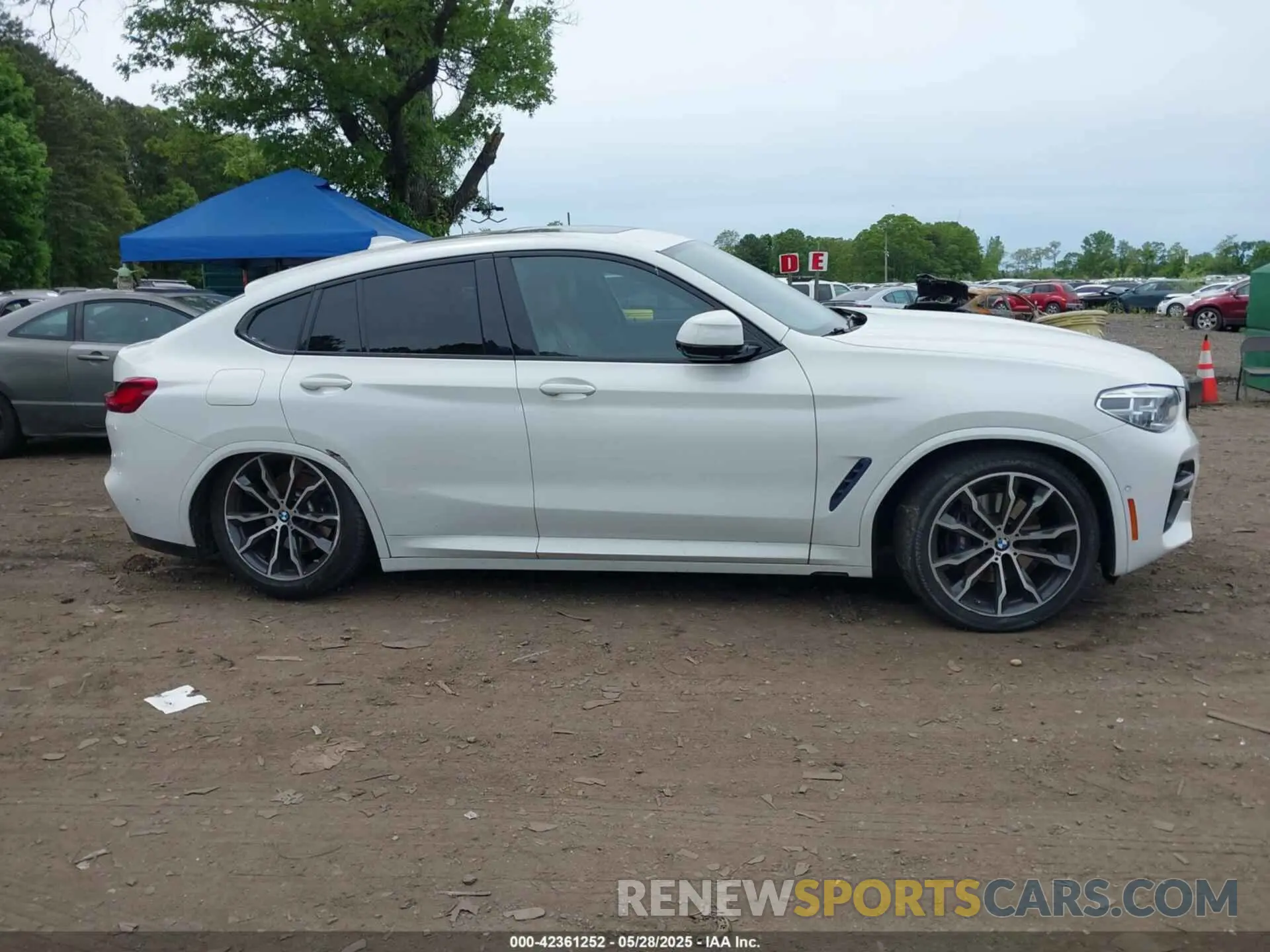 13 fotografías del automóvil dañado 5UX2V5C05M9H42920 BMW X4 2021