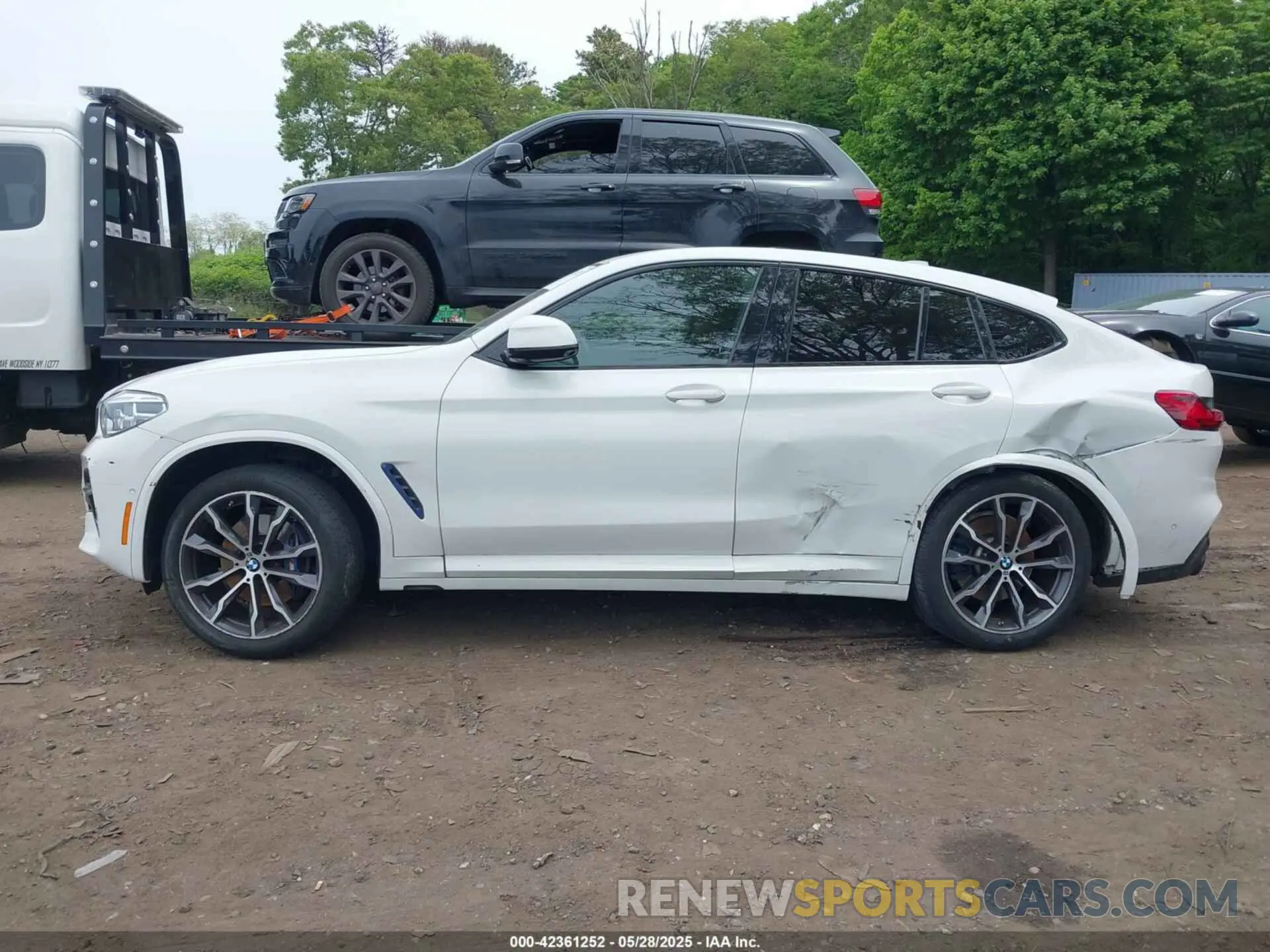 14 fotografías del automóvil dañado 5UX2V5C05M9H42920 BMW X4 2021