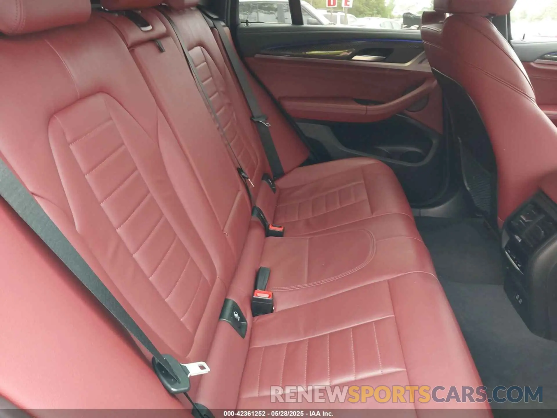 8 fotografías del automóvil dañado 5UX2V5C05M9H42920 BMW X4 2021