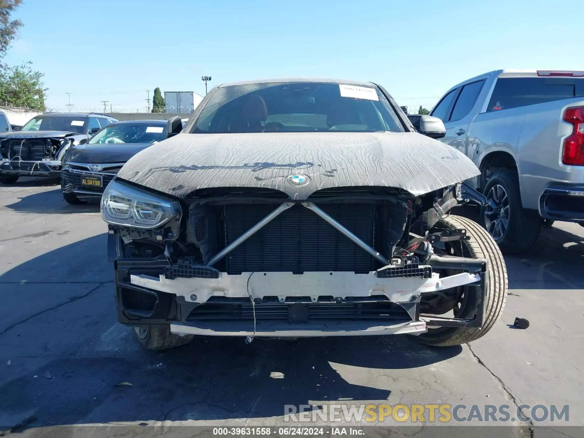 13 fotografías del automóvil dañado 5UX2V5C09M9E71182 BMW X4 2021