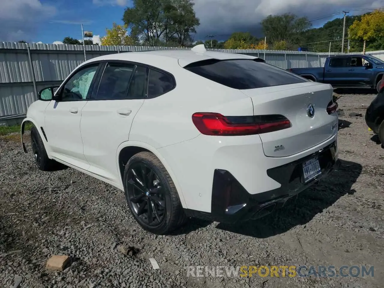 3 fotografías del automóvil dañado 5UX43DT01N9K07266 BMW X4 2022