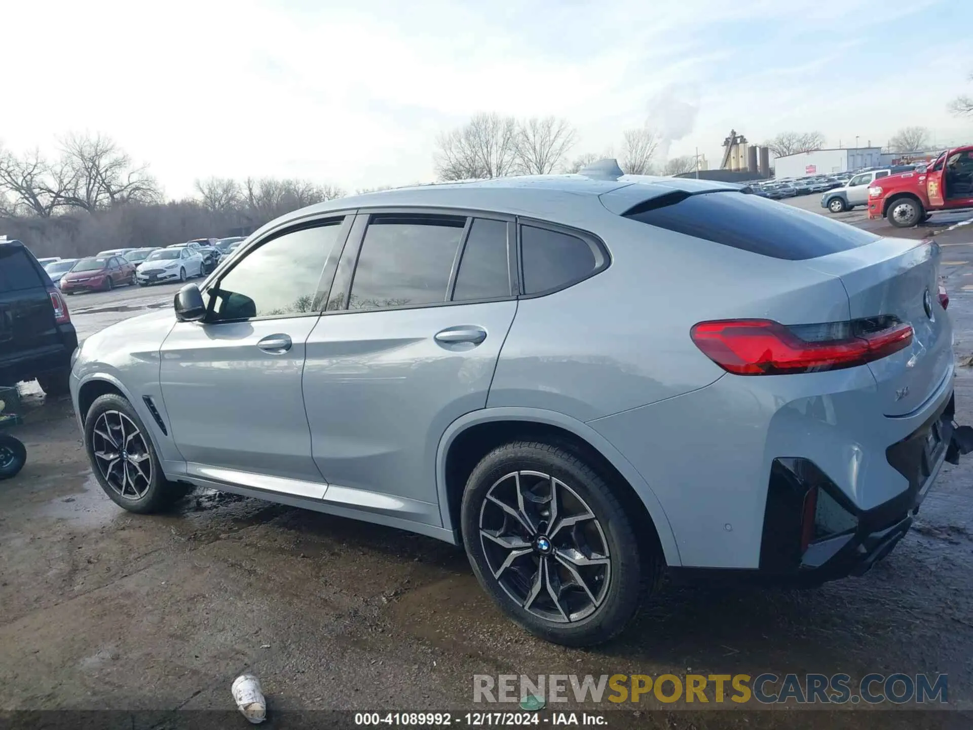 14 fotografías del automóvil dañado 5UX43DT03P9R26280 BMW X4 2023