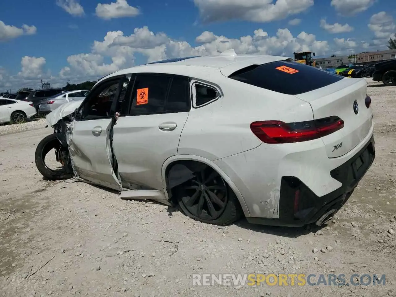 2 fotografías del automóvil dañado 5UX33DT03R9V79421 BMW X4 2024