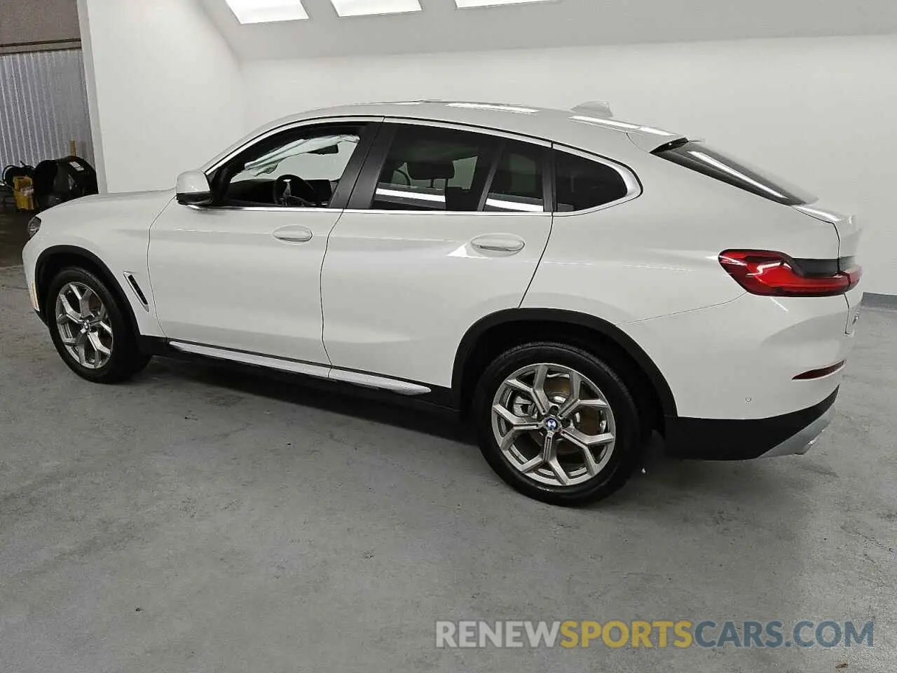 2 fotografías del automóvil dañado 5UX33DT04R9W67443 BMW X4 2024