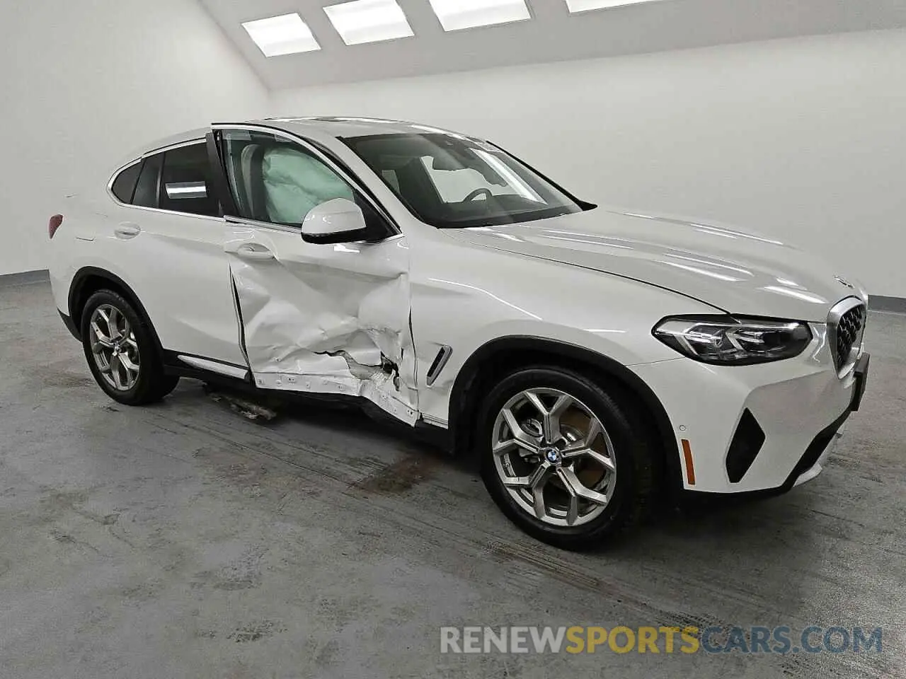 4 fotografías del automóvil dañado 5UX33DT04R9W67443 BMW X4 2024