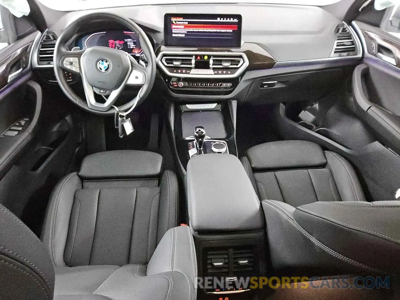 8 fotografías del automóvil dañado 5UX33DT04R9W67443 BMW X4 2024