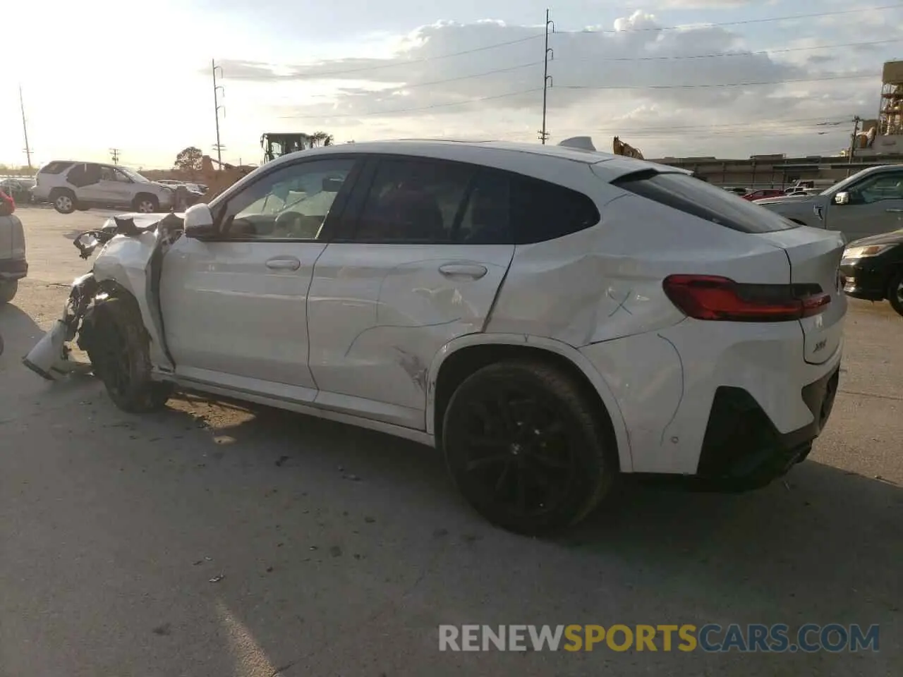 2 fotografías del automóvil dañado 5UX33DT09R9V66933 BMW X4 2024