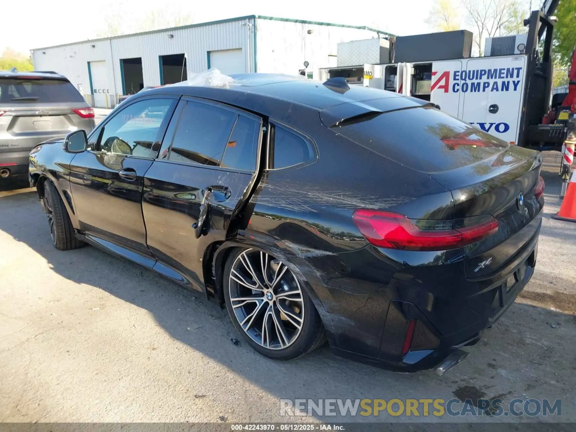 3 fotografías del automóvil dañado 5UX33DT06S9Y68475 BMW X4 2025