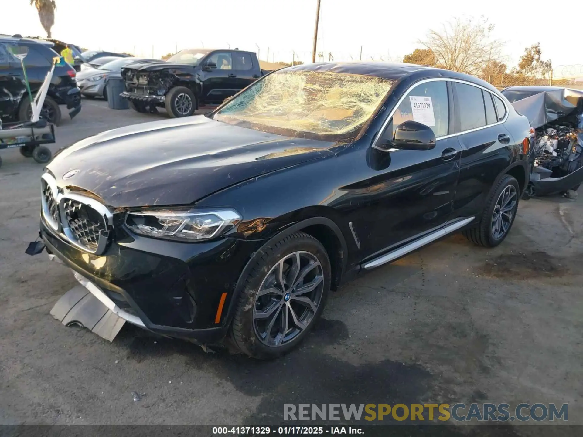 2 fotografías del automóvil dañado 5UX33DT07S9Y65925 BMW X4 2025