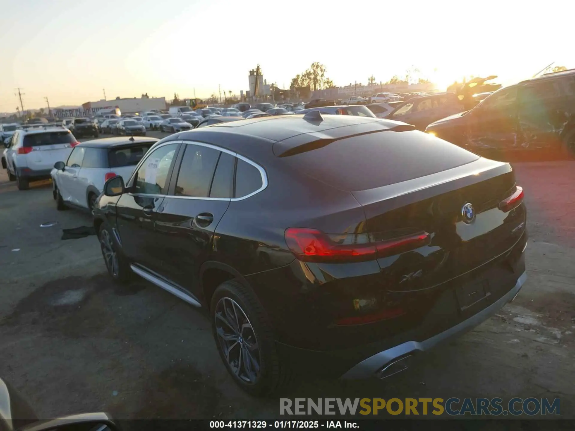 3 fotografías del automóvil dañado 5UX33DT07S9Y65925 BMW X4 2025