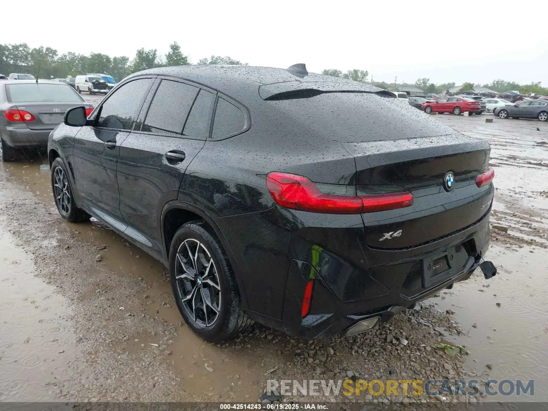 3 fotografías del automóvil dañado 5UX33DT09S9Y19805 BMW X4 2025